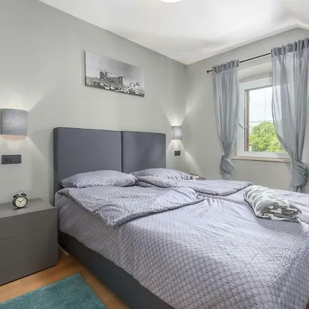Apartment With Sea View Near *